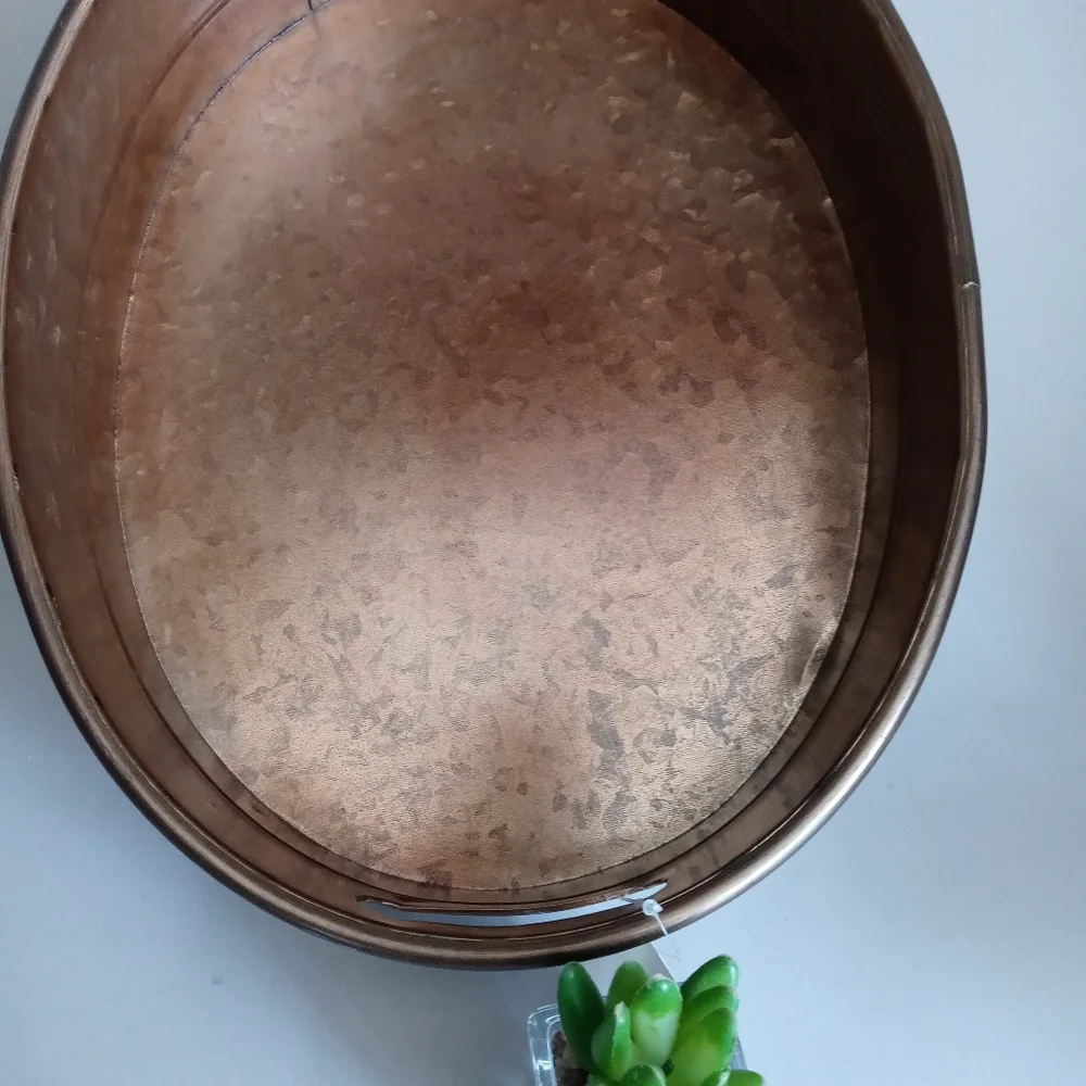 unbranded oval metal